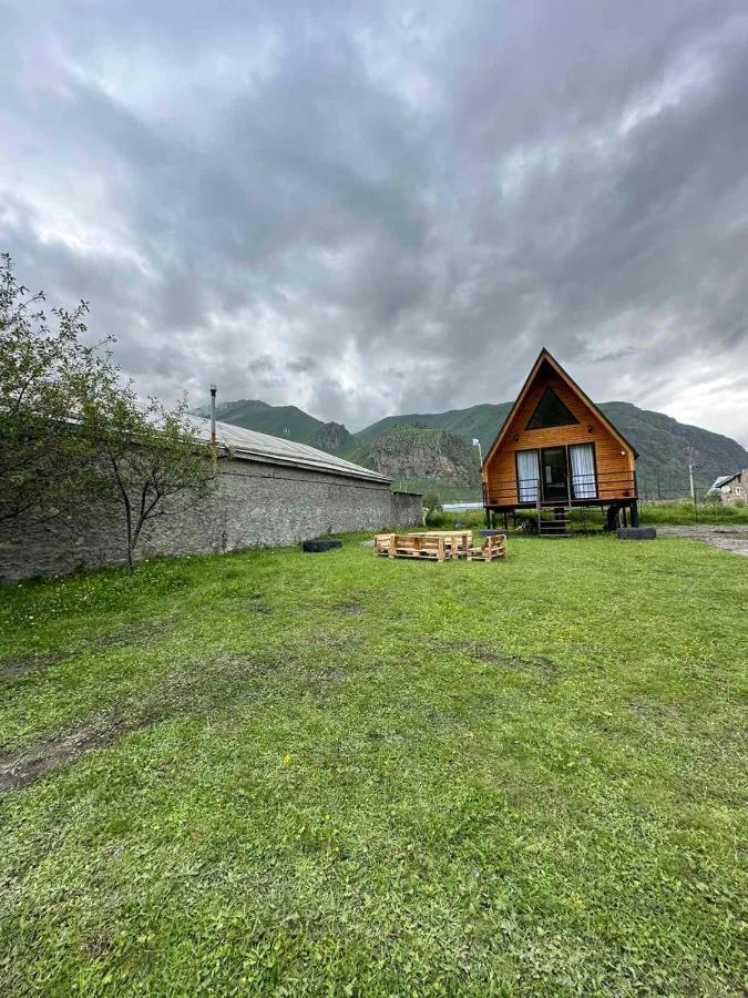 Thomas' Hut Apartment Kazbegi Exterior foto