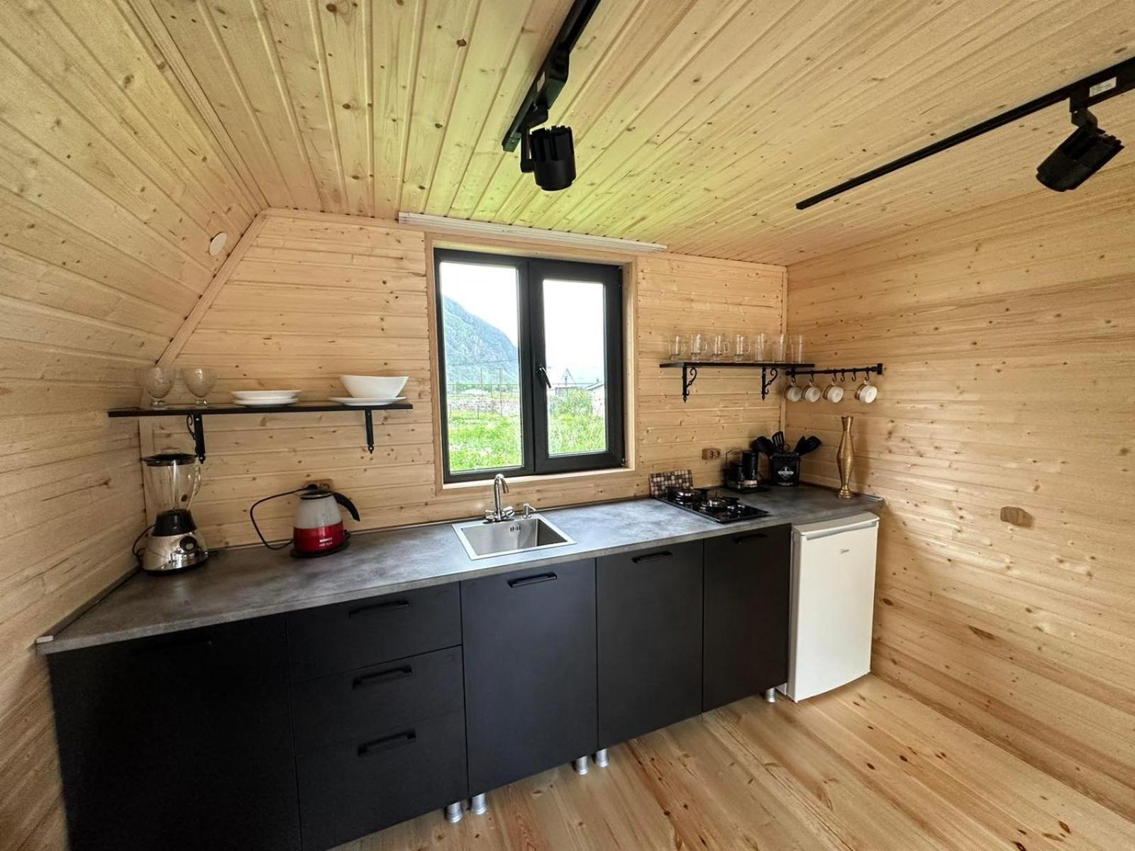 Thomas' Hut Apartment Kazbegi Exterior foto